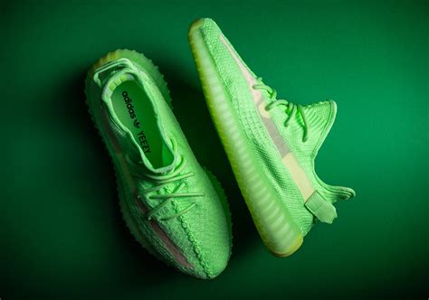 adidas Yeezy Boost 350 V2 Glow Men's .